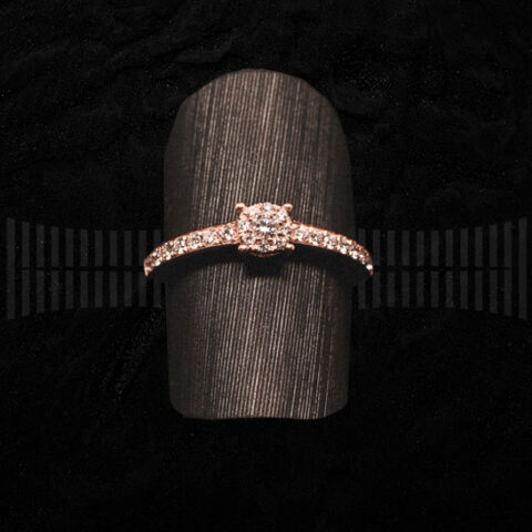 Sortija de Oro Rosa con Diamantes