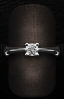 Sortija Solitario de Oro Blanco con Diamantes