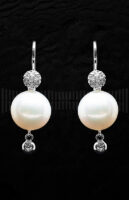 Pendientes de Oro Blanco con Diamantes y Perla Cultivada