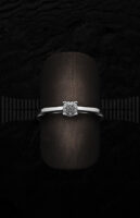 Sortija de Oro Blanco con Circonitas