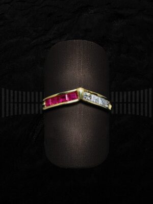 Sortija Oro Amarillo Rubí y Brillantes