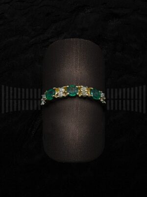 Sortija Oro Amarillo Brillantes y Esmeralda