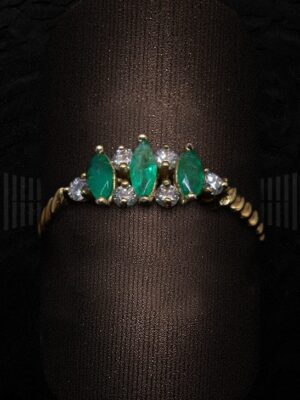 JEN BT JEN101790 SORTIJA ORO AMARILLO GARRAS BRILLANTES ESMERALDA-detalle