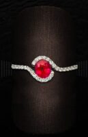 Sortija Oro Blanco Rubí brillantes