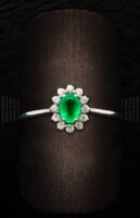 Roseta Oro Blanco esmeralda y brillantes