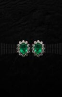 Roseta esmeralda y brillantes