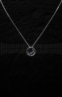 Gargantilla oro blanco y zafiros