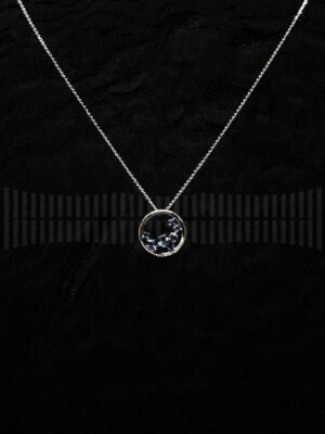 Gargantilla oro blanco y zafiros