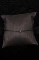 Pulsera de Plata Ribonada en Negro con Chatones de Diamantes