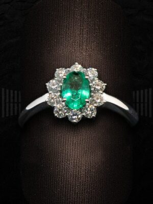 VCA BT SO0169E-9 SORTIJA ESMERALDA Y BRILLANTES-detalle