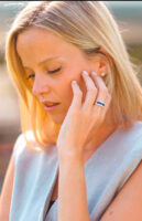 Anillo de oro blanco, zafiros y diamantes