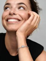 Pulsera Diseño Cadena de Serpiente y Corazón Brillante